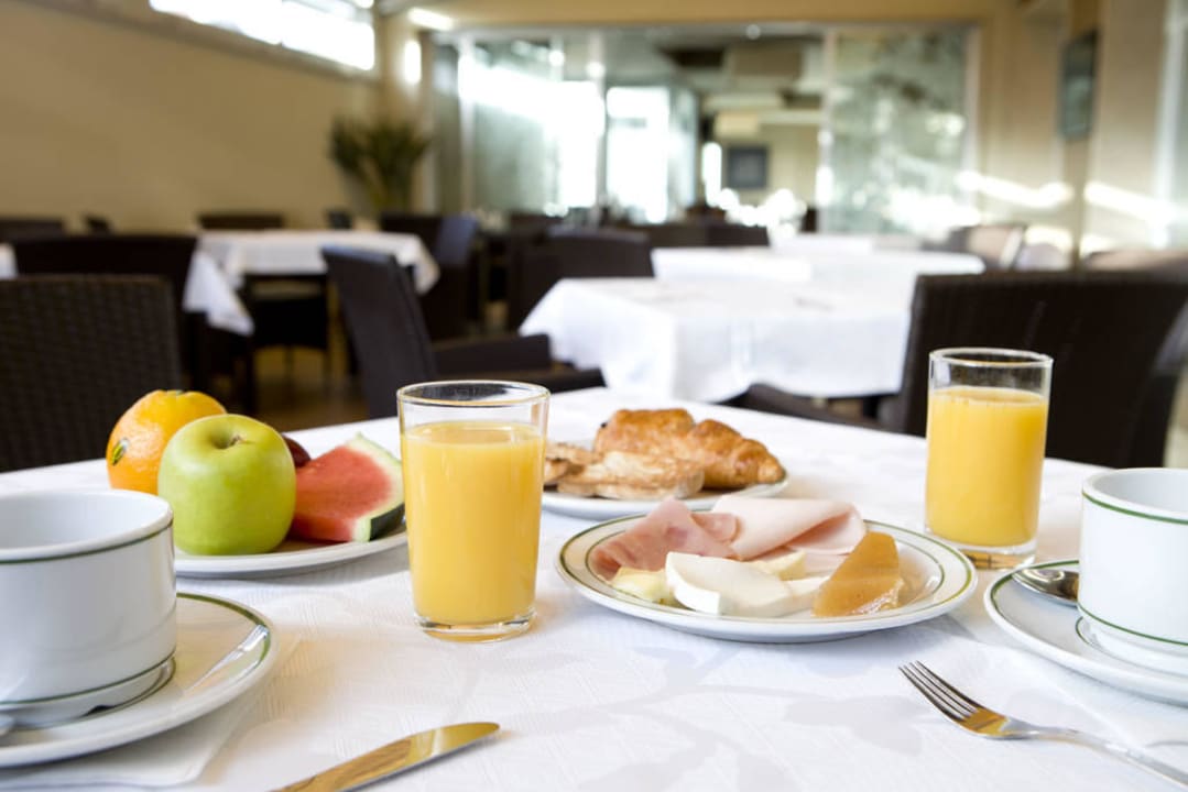 Desayuno en terraza Hotel Spa Norat O Grove