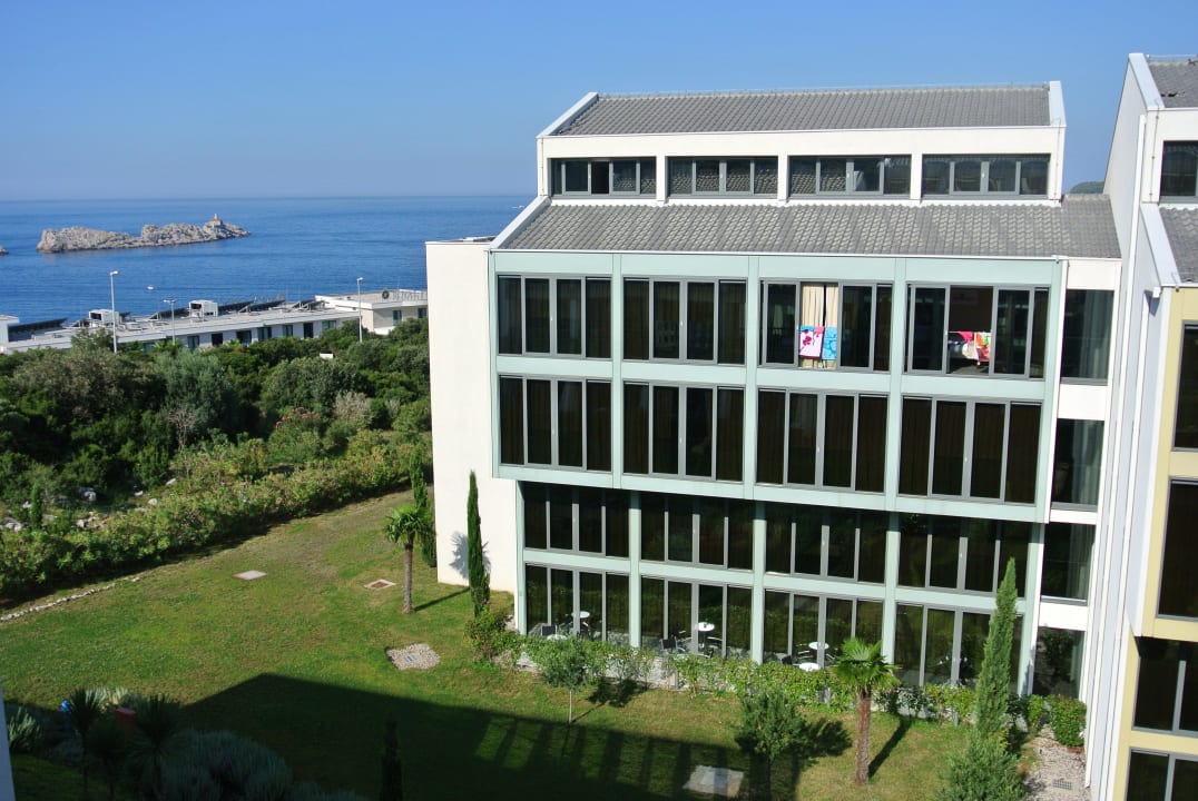 Seitlicher Meerblick Valamar Lacroma Hotel