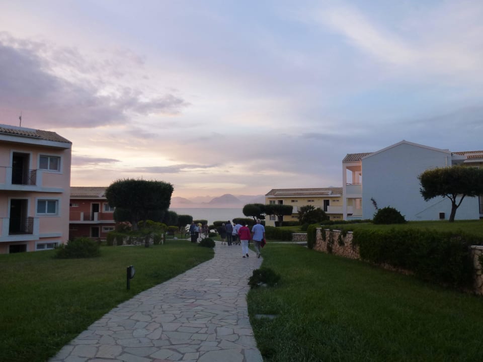 Główna alejka Hotel Mareblue Beach