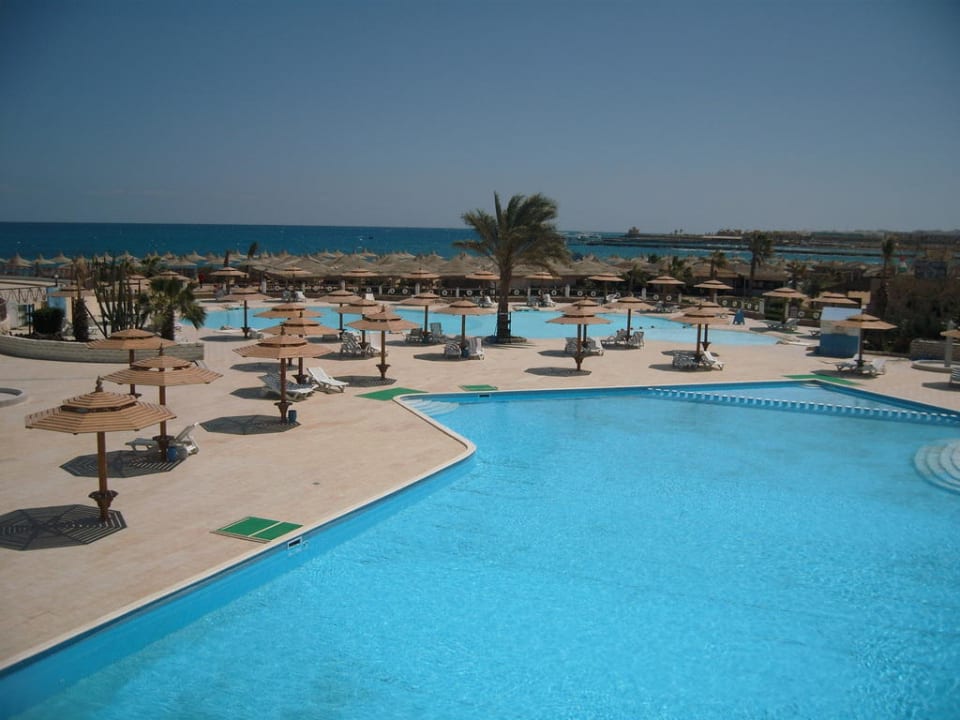 Poolanlage Aladdin Beach Resort