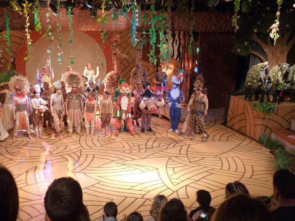 Show von den Animateure  ROBINSON ESQUINZO PLAYA