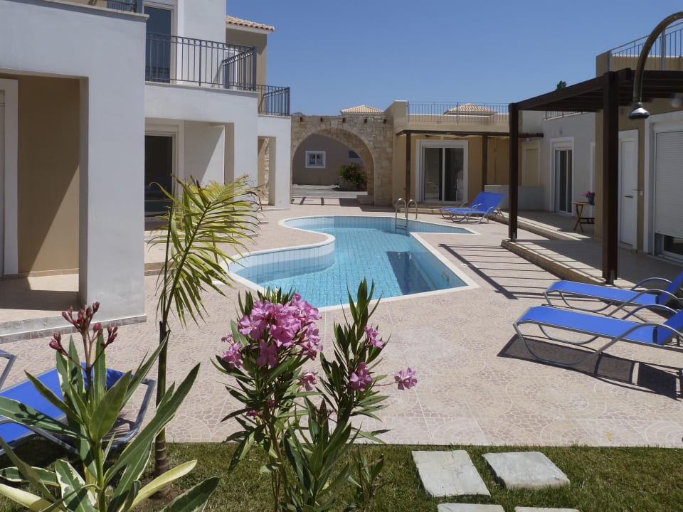 Pool Azure Beach Villas