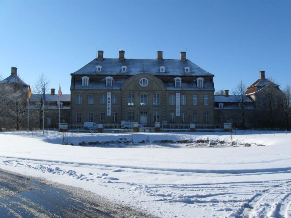 Hotelvorderseite Schloß Vietgest