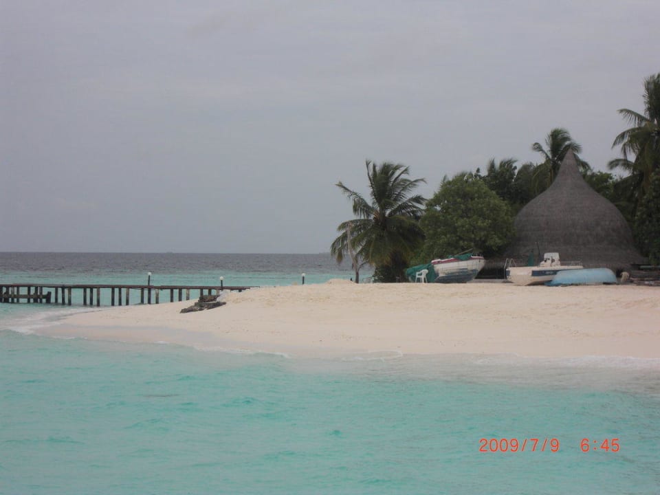 Ausblick auf die Insel Thulhagiri Island Resort