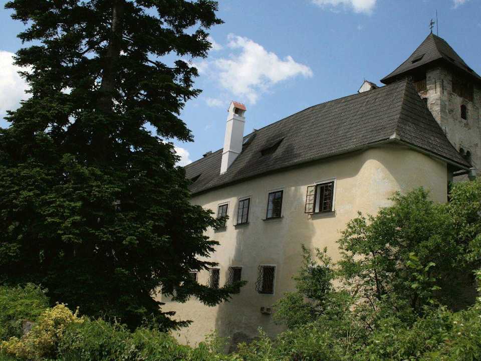Blick auf südlichen Hotel-Trakt Hotel Burg Oberranna