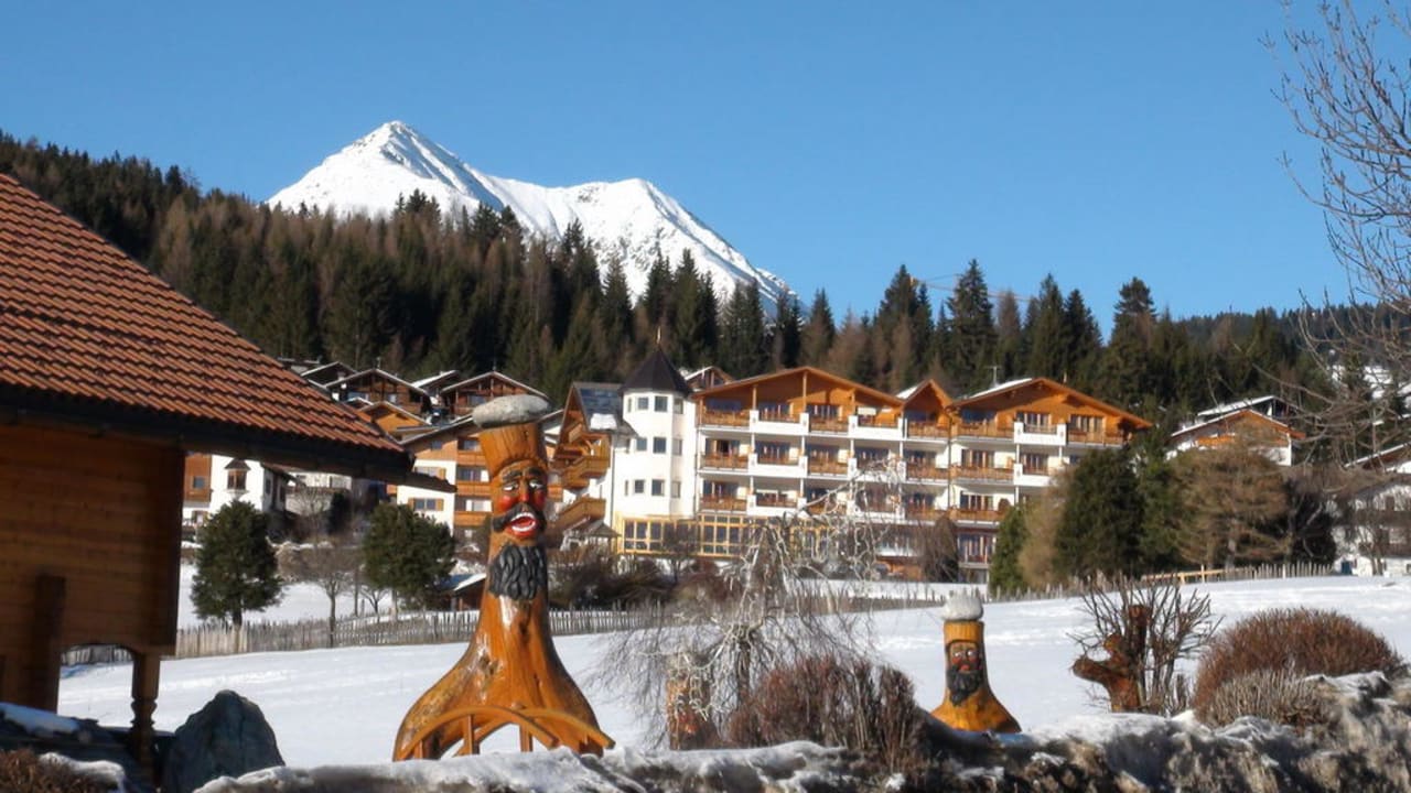 Vista panoramica dell'hotel SONNENBERG | Panorama Dolomites Wellbeing