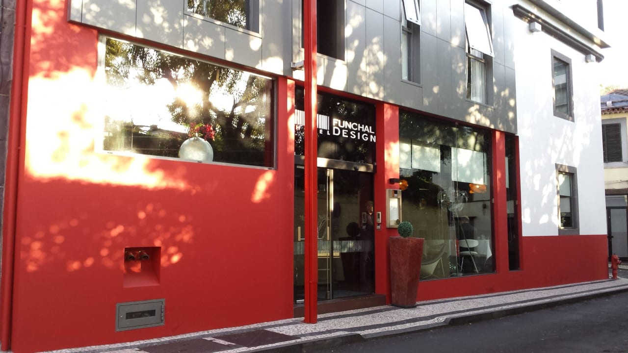 Eingangsbereich und Restaurant 560 Funchal Design Hotel