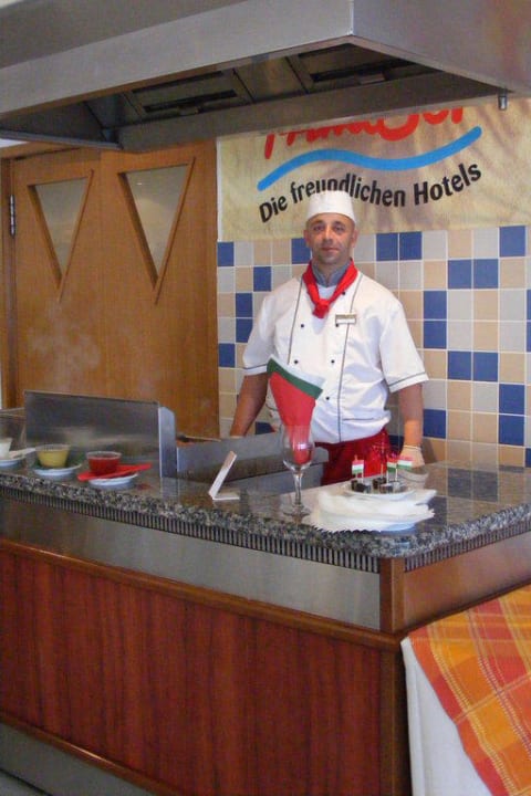 Küchenchef Hotel Sineva Beach