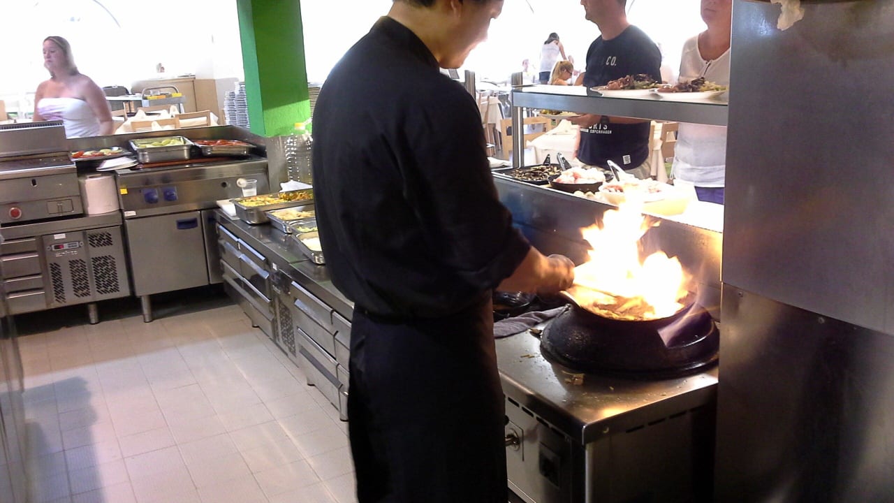 Abendessen vom Wok  Protur Safari Park Aparthotel