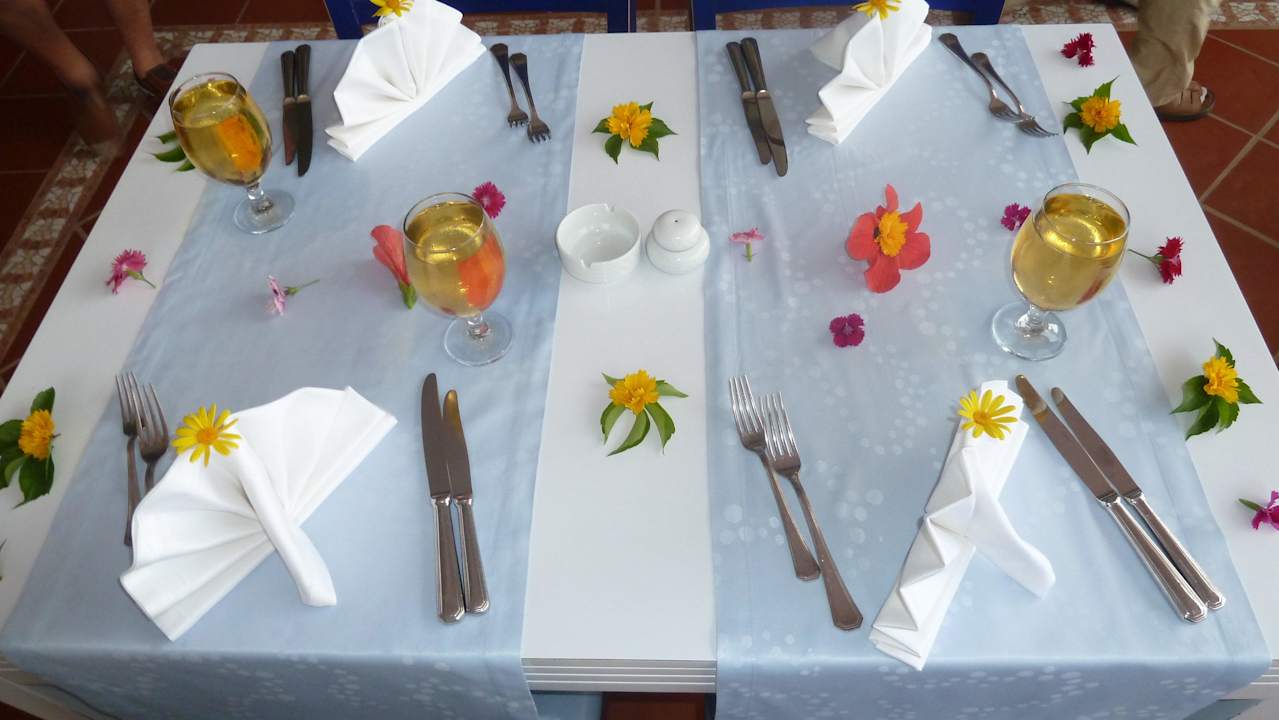 Liebevoll gedeckte Tische... Hotel Grand Side