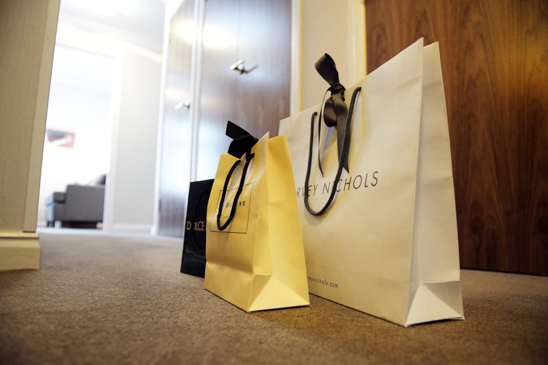 Close to shopping areas Hotel The Knight Residence