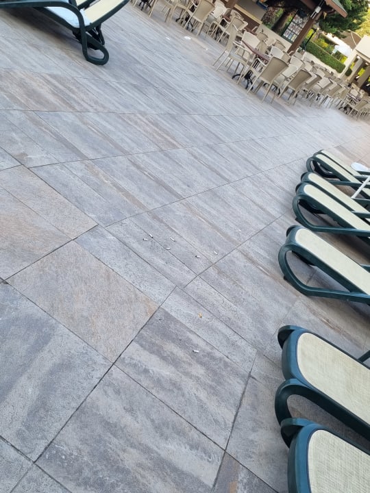 Pool Side Breeze Hotel