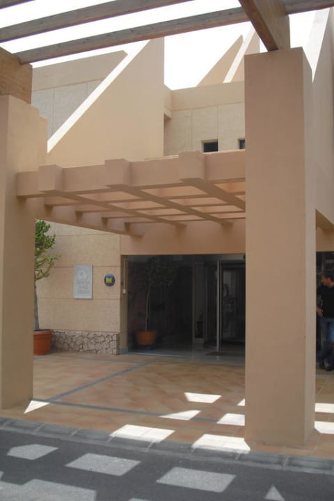 Eingang  SBH Hotel Taro Beach