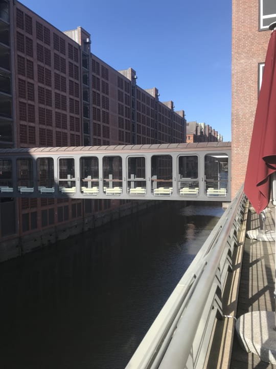 Ausblick AMERON Hamburg Hotel Speicherstadt