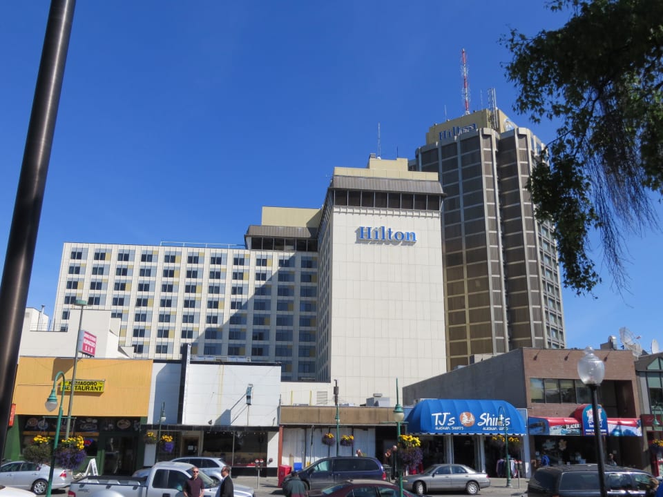 Hilton von der 4th Avenue - links Westtower Hotel Hilton Anchorage
