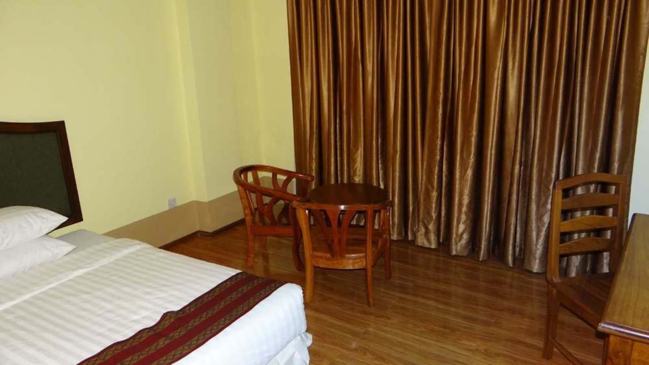 Doppelzimmer Shwe Ingyinn Hotel