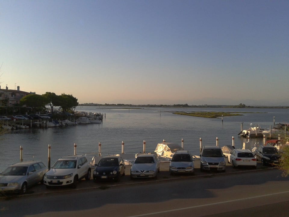 Blick vom Zimmer aus, strassenseitig Hotel Carol