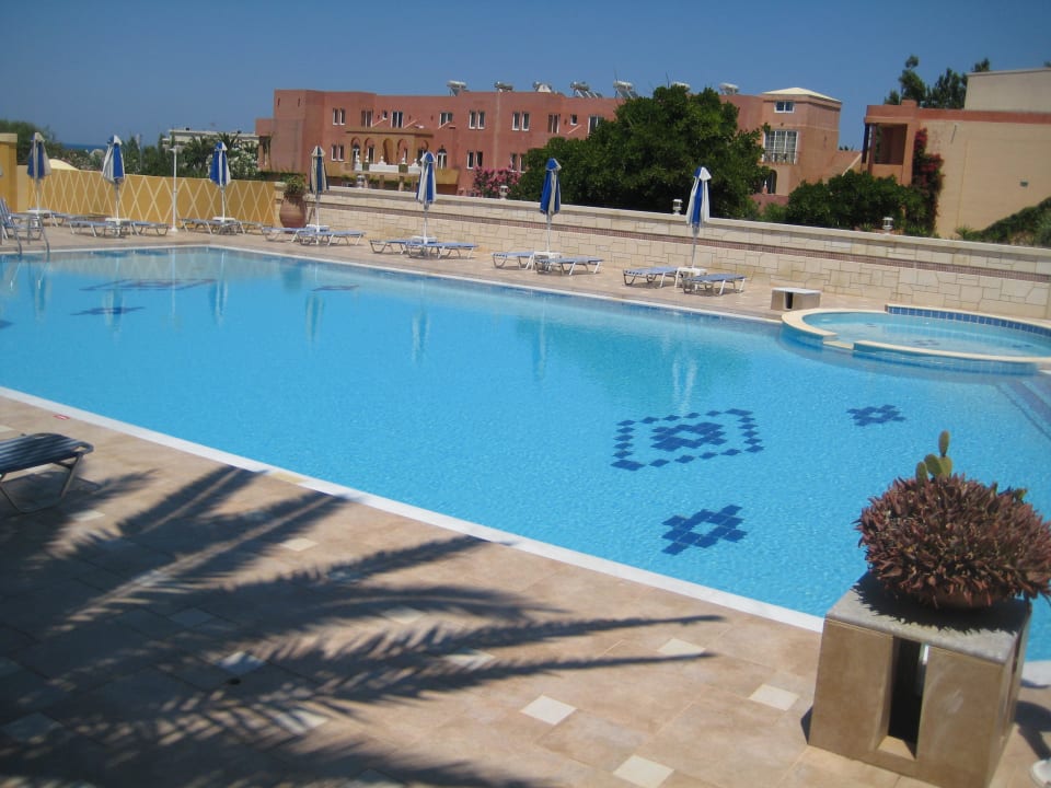 Poolanlage Vantaris Luxury Beach Resort