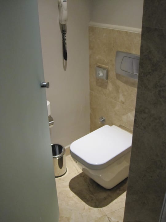 Toilette Commodore Elite Suites & Spa - Adults only