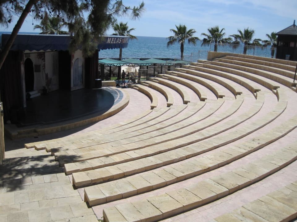 Freilufttheater - Melas Melas Resort Hotel