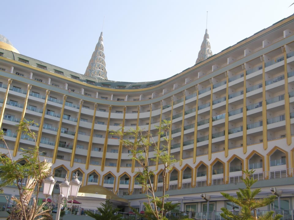 Zo záhrady Hotel Delphin Imperial