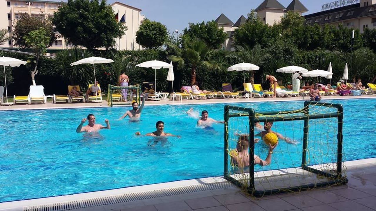 Wasserball Telatiye Resort