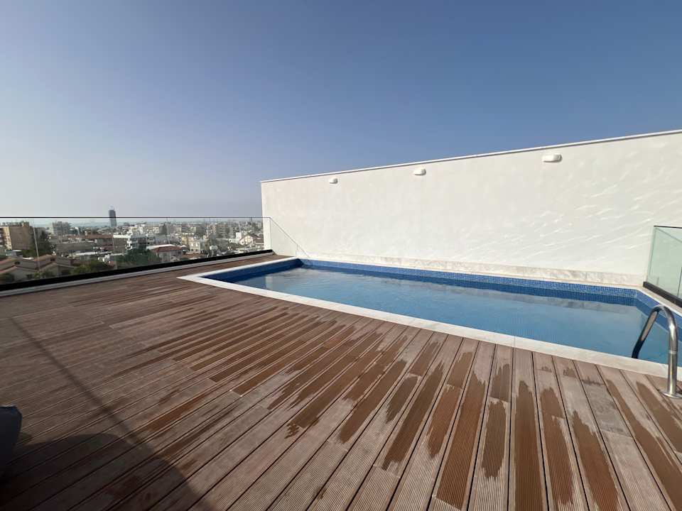 Pool Sanders Crystal 2 - Cute 1-bdr Apt With Shared Rooftop