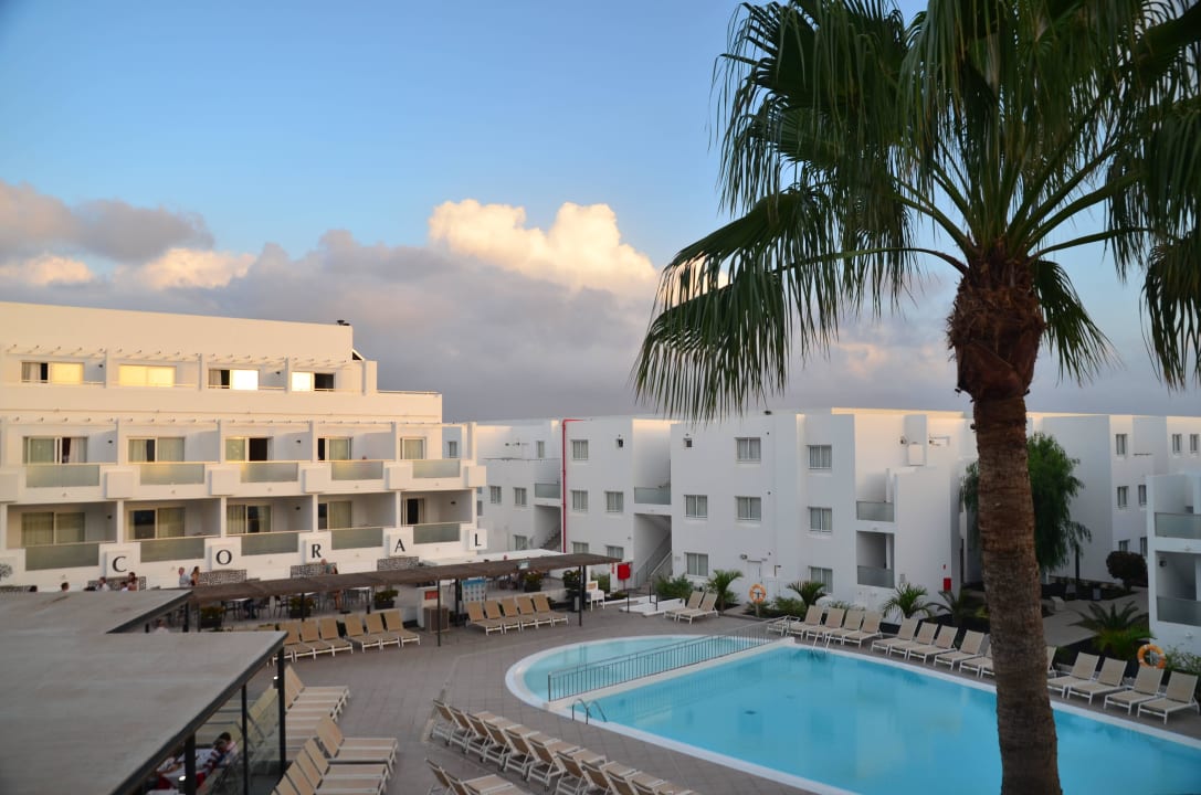 Vom Zimmer auf einen der Poole Sentido Aequora Lanzarote Suite