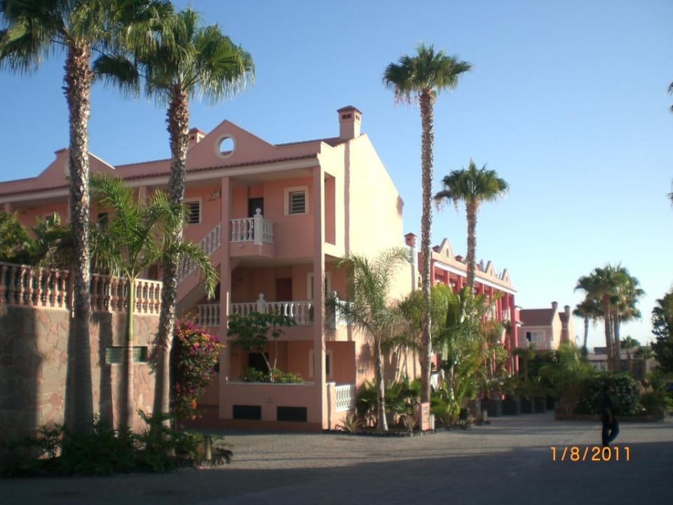 3 stöckige Gebäude Hotel El Duque