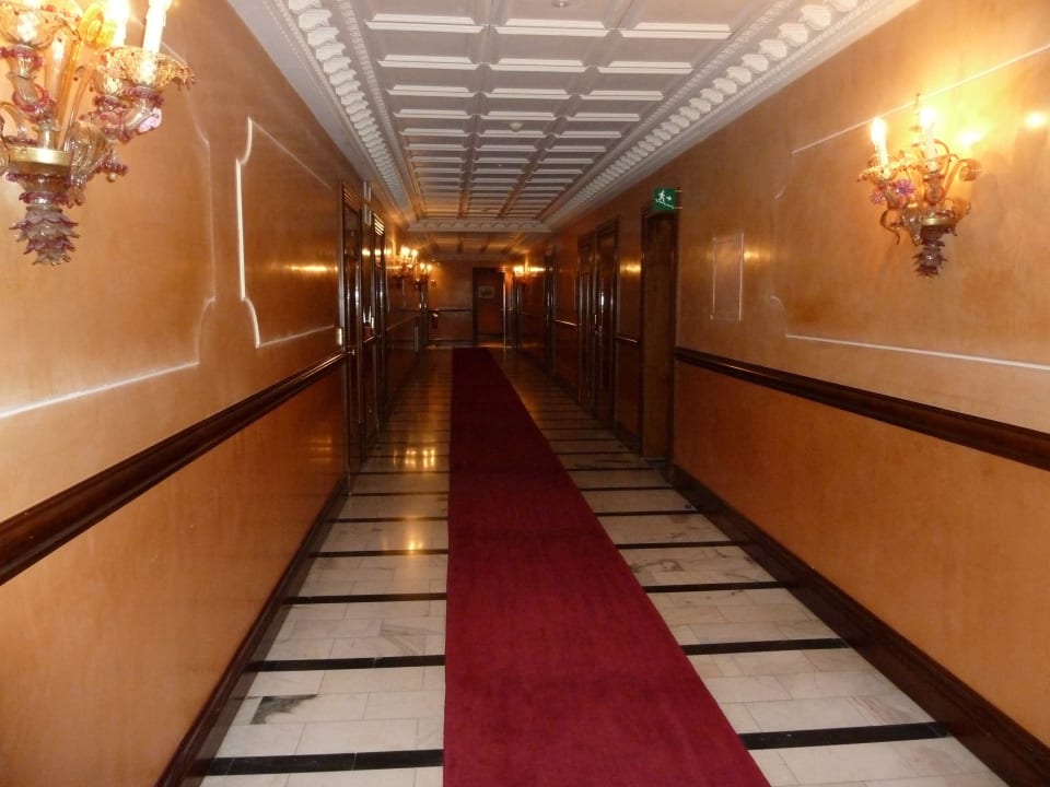 Hotelflur vor dem Zimmer Bauer Palazzo