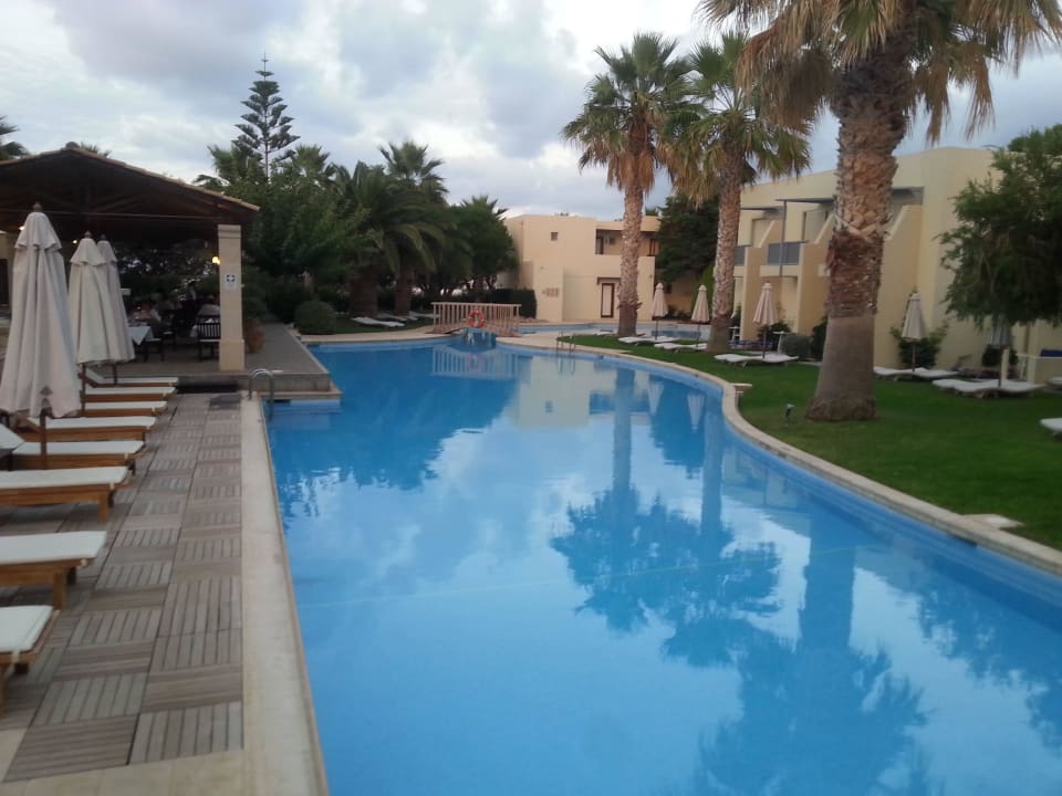 Blick auf einen von 2 großen Pools Phãea Cretan Malia