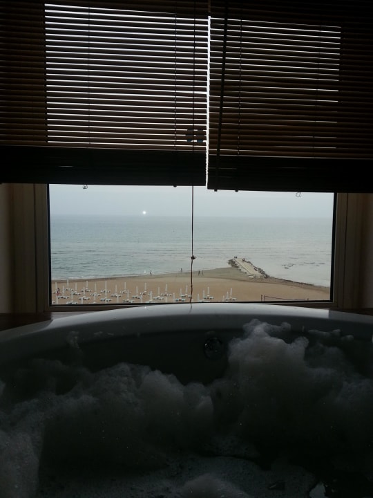 Ausblick aus unserem Whirlpool PALOMA Perissia