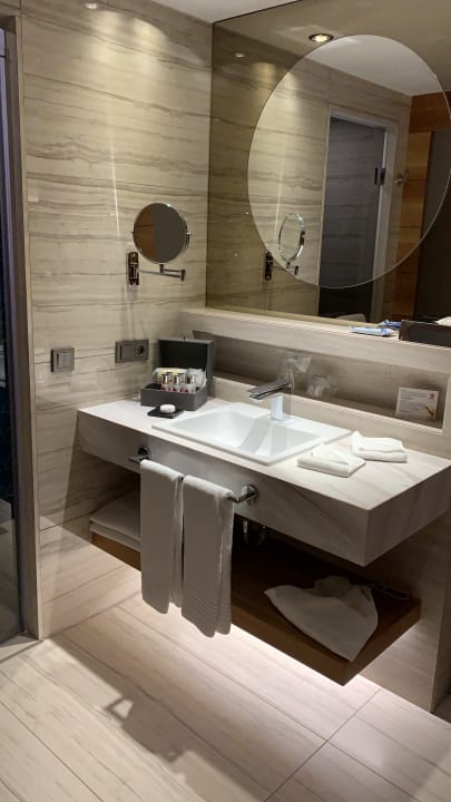 Zimmer Acanthus Cennet Barut Collection