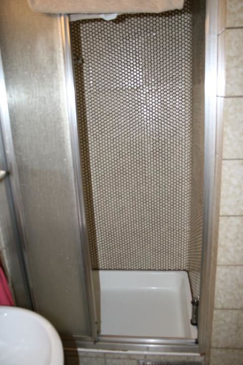 Die 30 Jahre alte Dusche Hotel Rangau