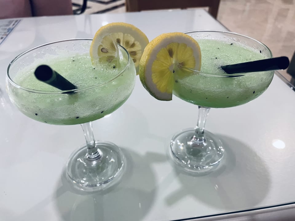 Gastro Iz Flower Side Beach Hotel