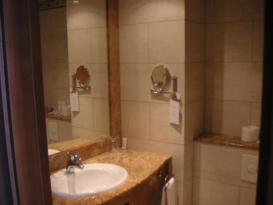 Blick in das Badezimmer Abora Catarina by Lopesan Hotels
