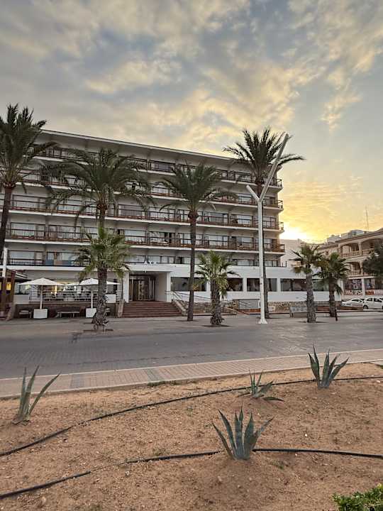 Außenansicht AYA Seahotel - Adults only