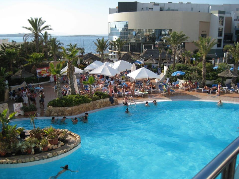 Poolanlage db San Antonio Hotel + Spa