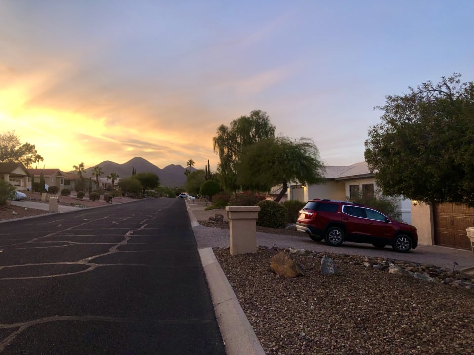 Sonstiges Tuscan Oasis with Mountain View, Heated Edge Pool, Hot Tub, Gym, Garage