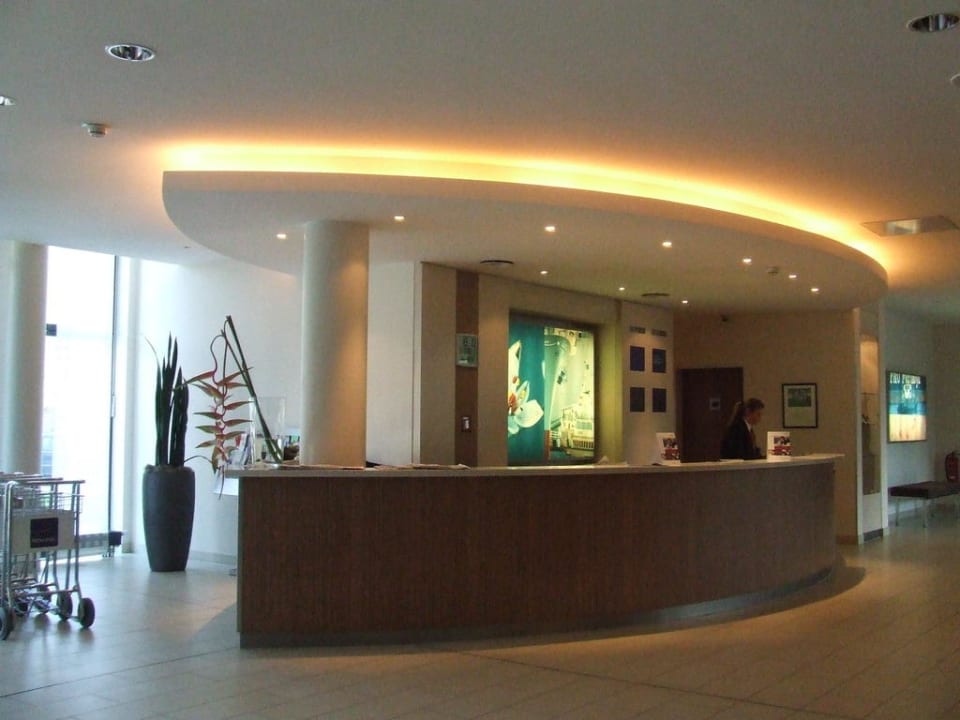 Rezeption Novotel Hamburg City Alster