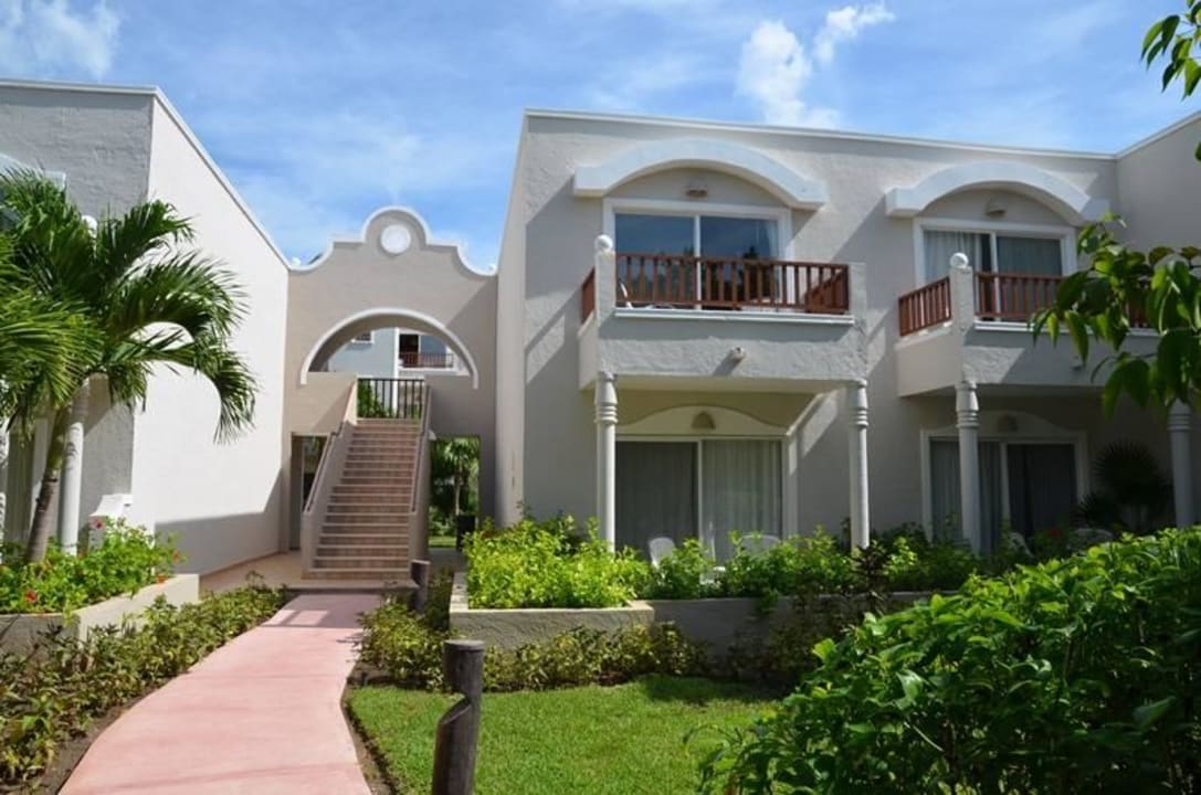 Zimmer von aussen Catalonia Playa Maroma