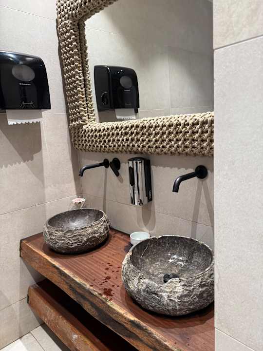 Sonstiges Adams Beach Hotel