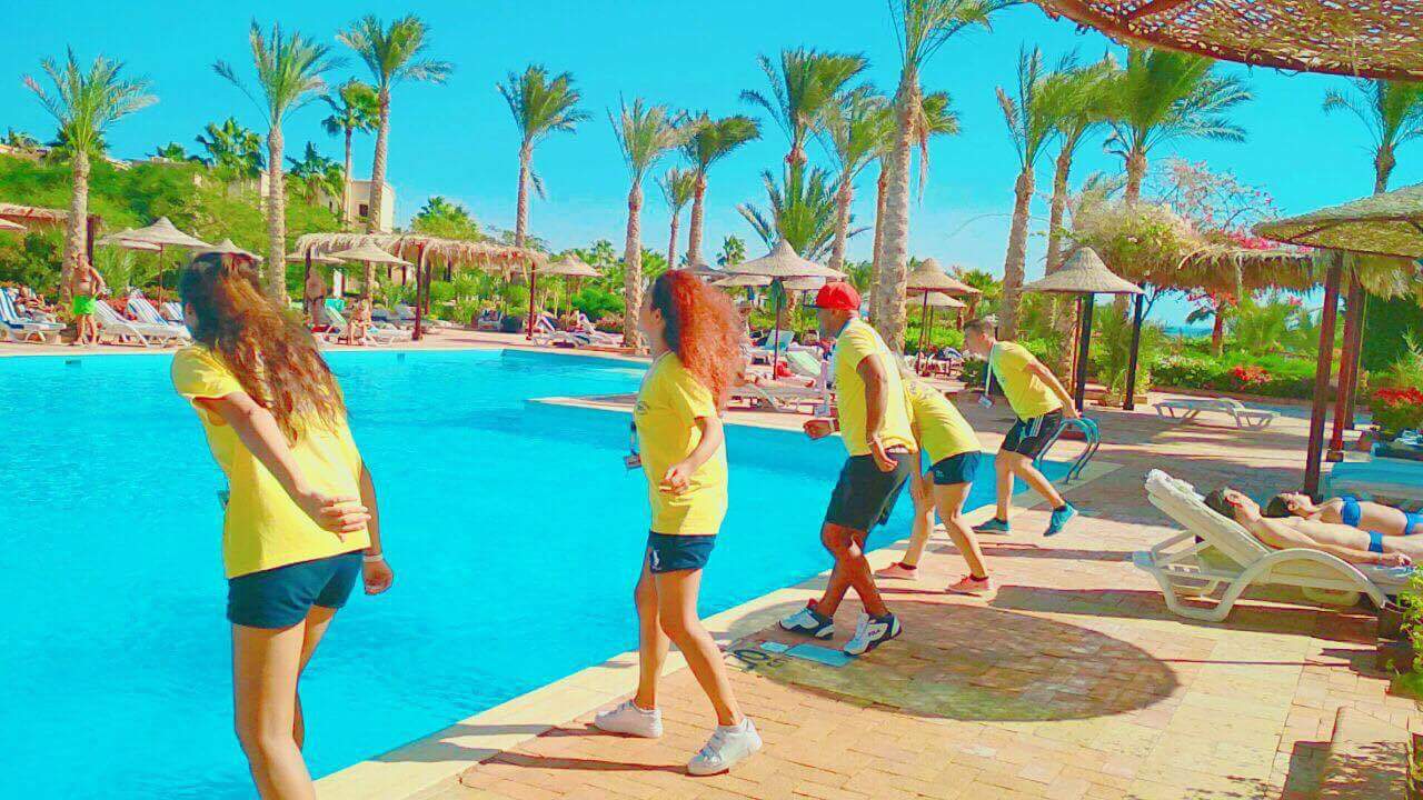 Pool Tamra Beach Resort