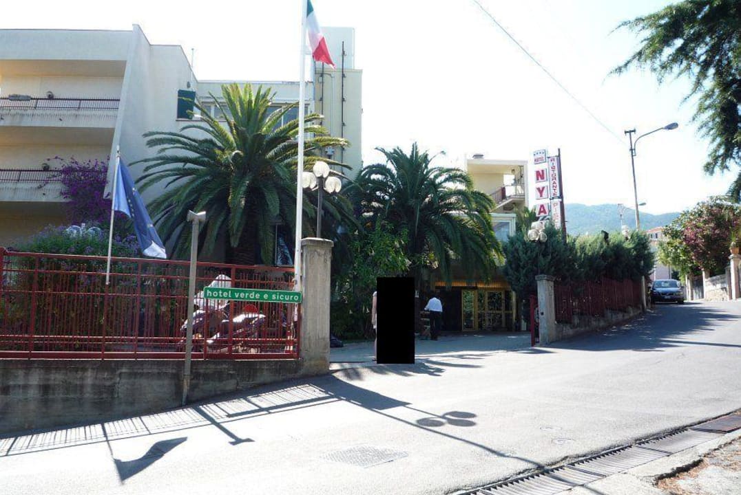 Hotel entrance Nyala Suite Hotel