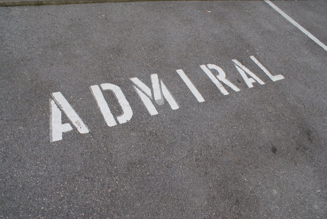 Ausreichend Parkplätze Hotel Admiral
