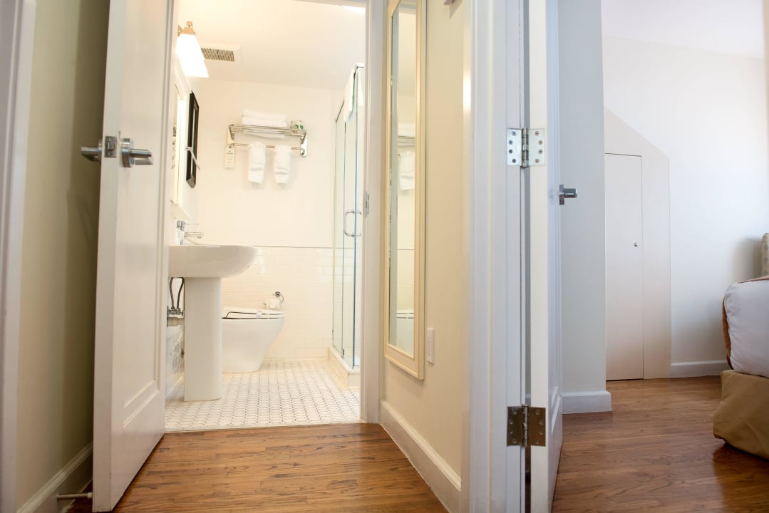 Bathroom Villa Italia South Beach