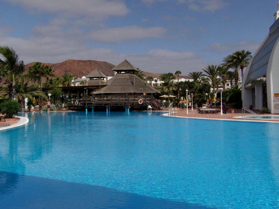 Pool mit Poolbar H10 Timanfaya Palace - Adults only
