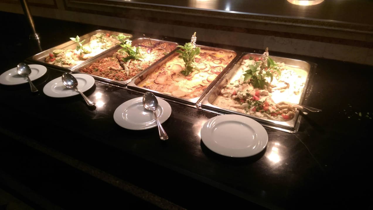 Auswahl an Speisen  Sultan Gardens Resort