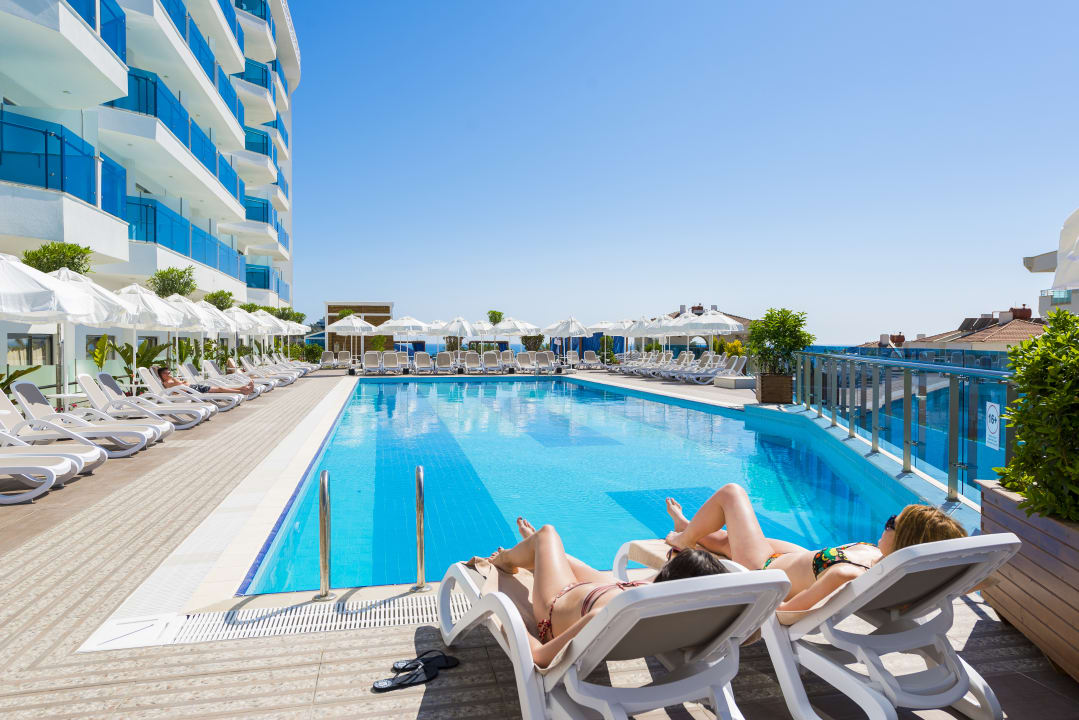 Pool Dream World Hill Hotel