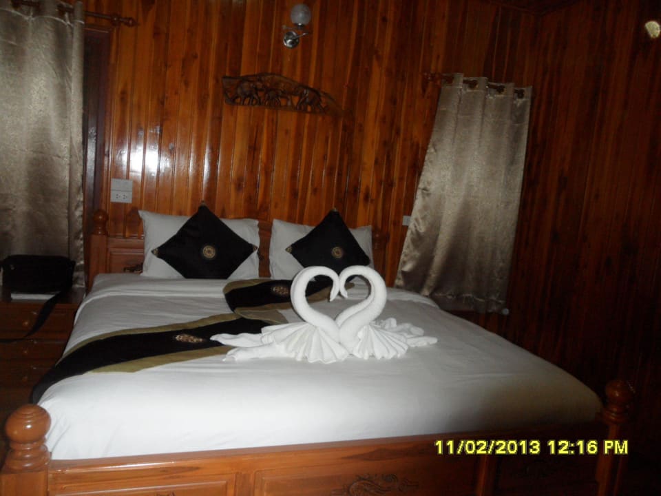 Bungalow von innen. Resort Srisawat